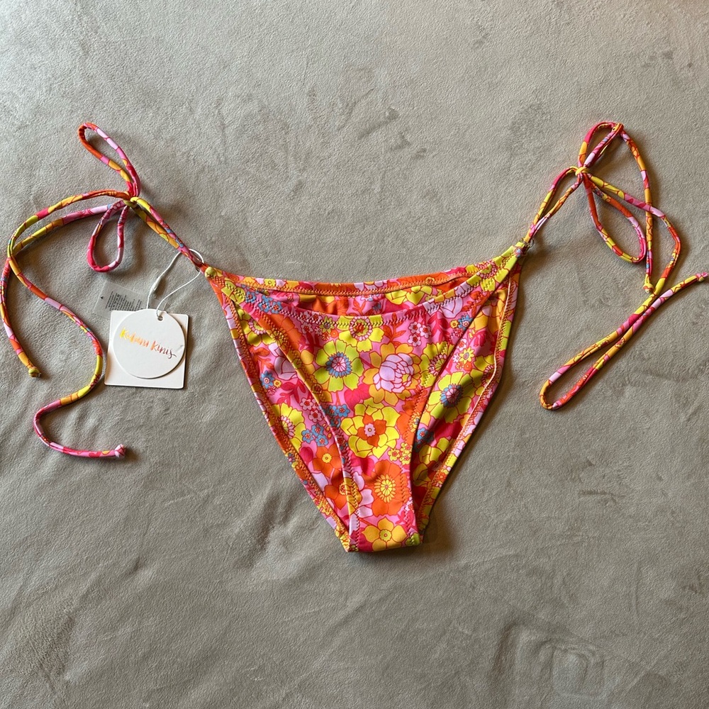 Kulani Kinis Sunny Sangria Full Coverage Side Tie Bikini Bottom Size Small